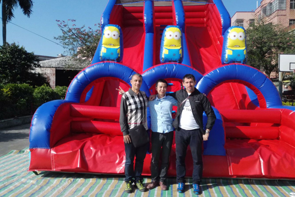 inflatable jumping castle